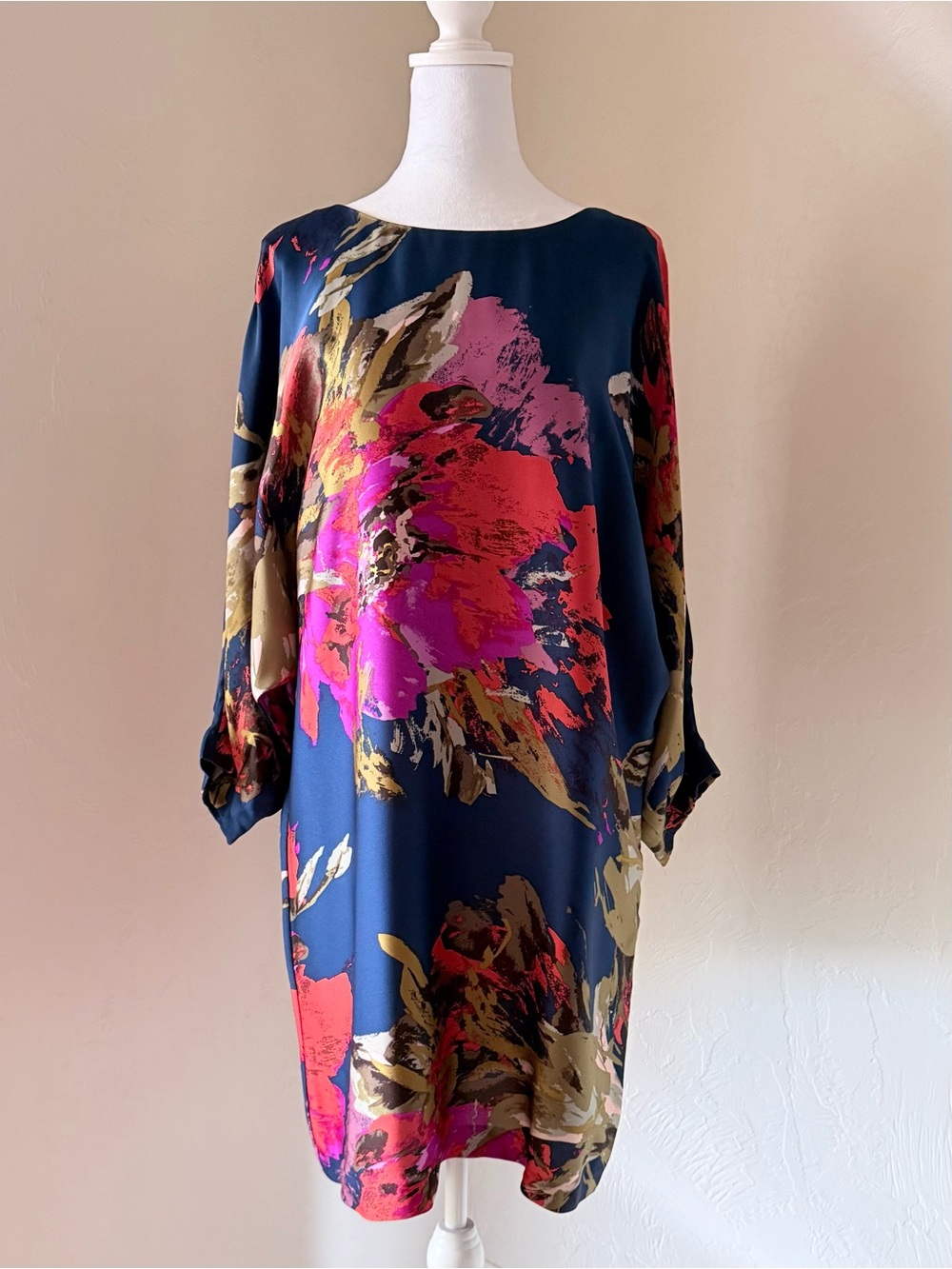 Trina Turk Navy Blue Silk Satin Caftan Style V-Back Floral Print Midi Dress M - Picture 2 of 14